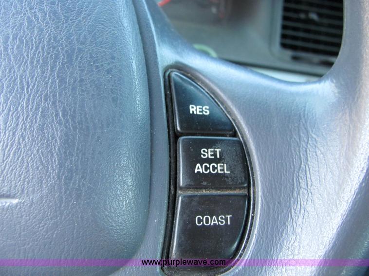 image for item 6782 2001 Ford Crown Victoria police sedan