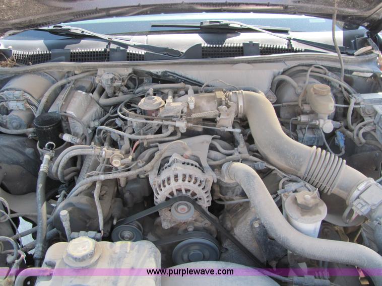 image for item 6782 2001 Ford Crown Victoria police sedan