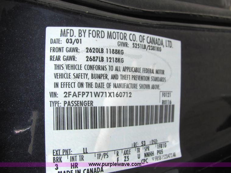 image for item 6782 2001 Ford Crown Victoria police sedan