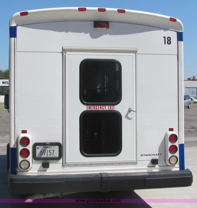 image for item 6783 2006 Ford E-450 12-passenger transit bus