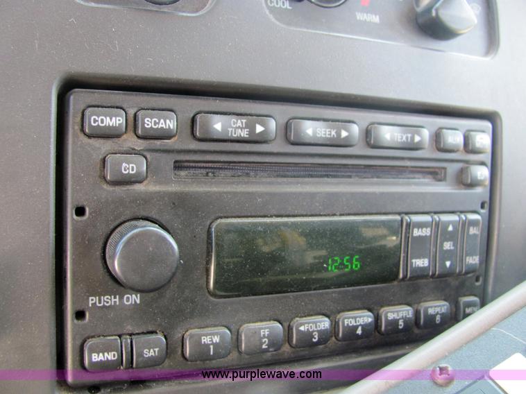 image for item 6783 2006 Ford E-450 12-passenger transit bus