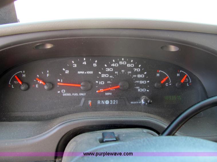 image for item 6783 2006 Ford E-450 12-passenger transit bus