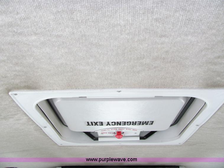 image for item 6783 2006 Ford E-450 12-passenger transit bus