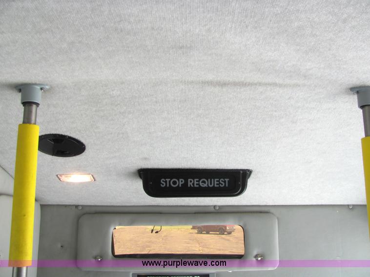 image for item 6783 2006 Ford E-450 12-passenger transit bus