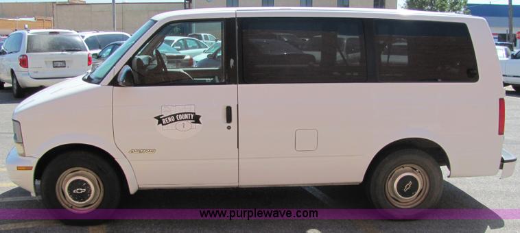 image for item 6784 1996 Chevrolet Astro van
