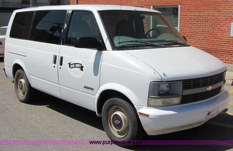 image for item 6784 1996 Chevrolet Astro van