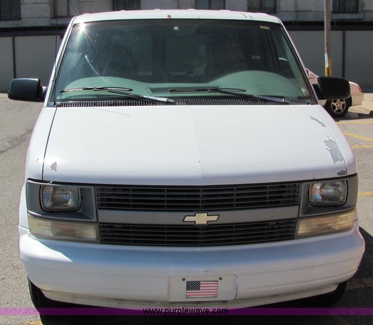 image for item 6784 1996 Chevrolet Astro van