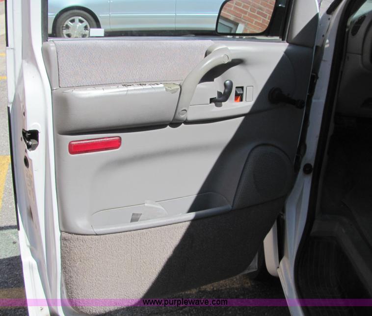 image for item 6784 1996 Chevrolet Astro van