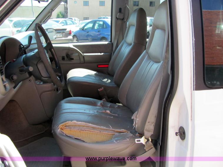 image for item 6784 1996 Chevrolet Astro van