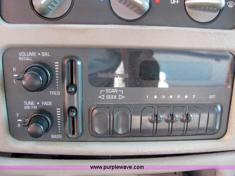 image for item 6784 1996 Chevrolet Astro van