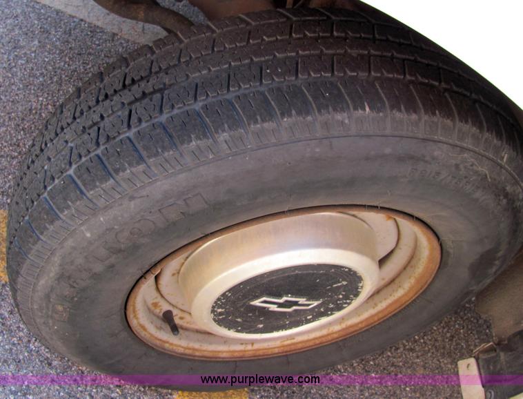 image for item 6784 1996 Chevrolet Astro van