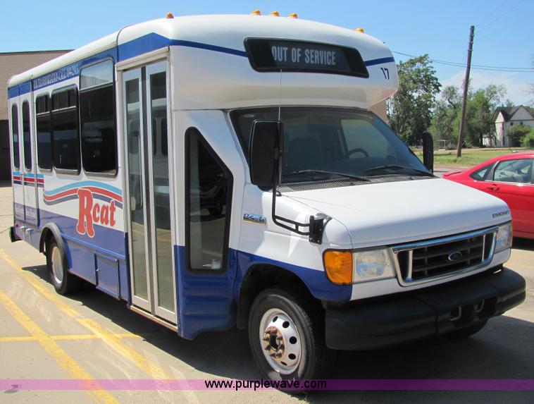 image for item 6785 2006 Ford E-450 12-passenger transit bus