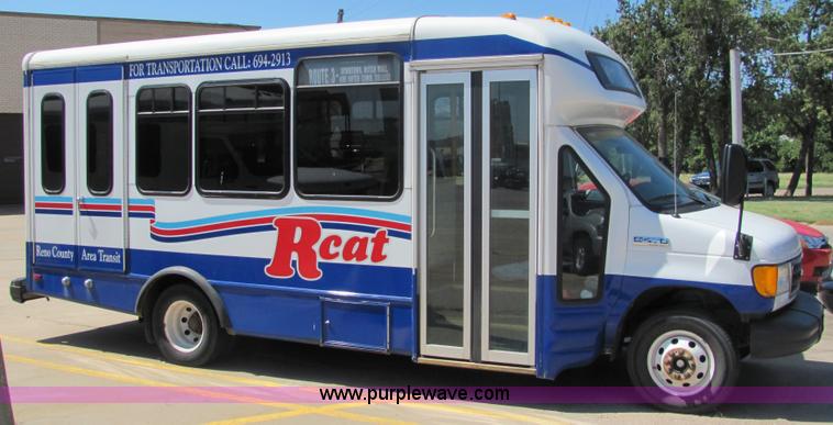 image for item 6785 2006 Ford E-450 12-passenger transit bus