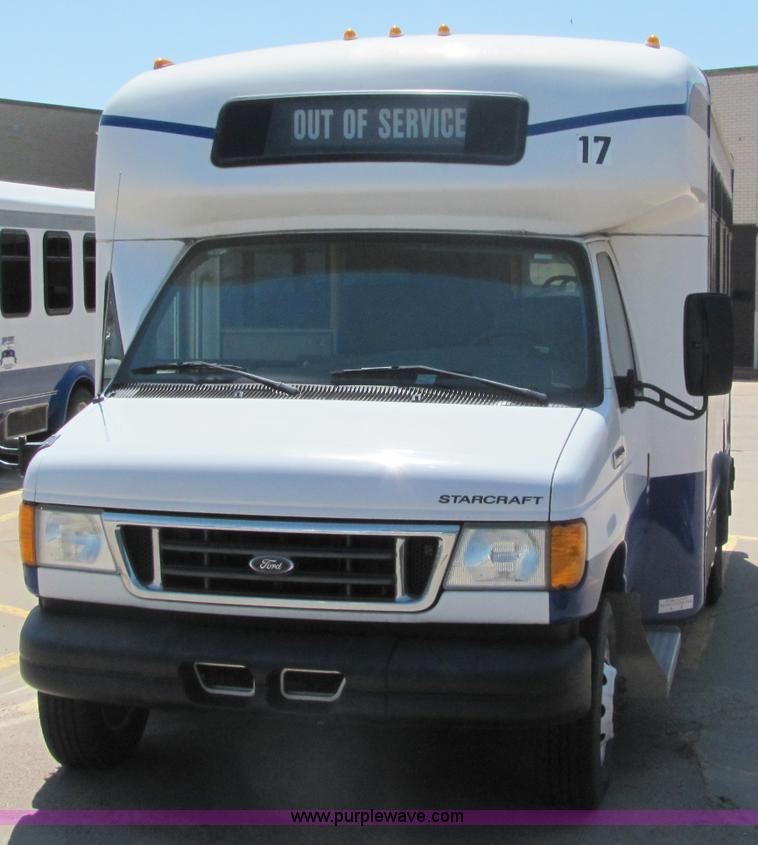 image for item 6785 2006 Ford E-450 12-passenger transit bus