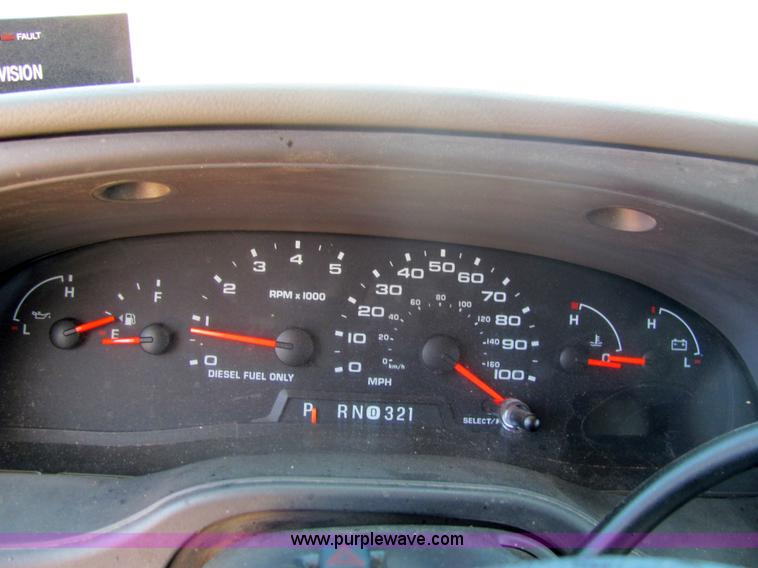 image for item 6785 2006 Ford E-450 12-passenger transit bus