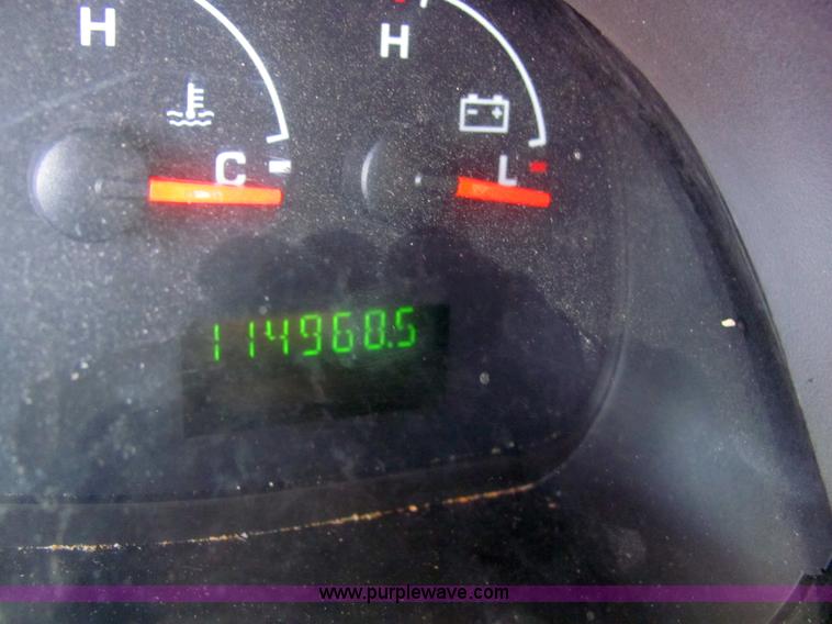 image for item 6785 2006 Ford E-450 12-passenger transit bus