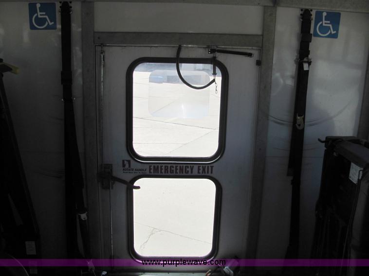 image for item 6785 2006 Ford E-450 12-passenger transit bus