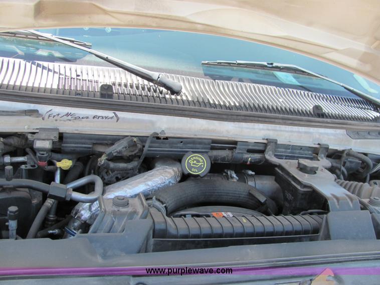 image for item 6785 2006 Ford E-450 12-passenger transit bus