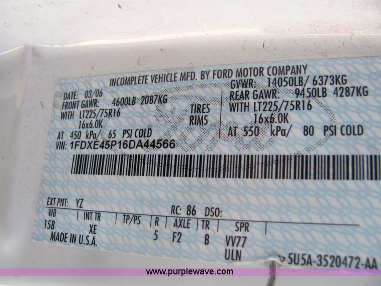 image for item 6785 2006 Ford E-450 12-passenger transit bus