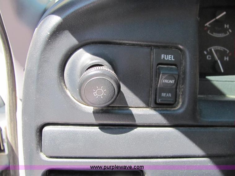 image for item 6786 1995 Ford F150 XL pickup