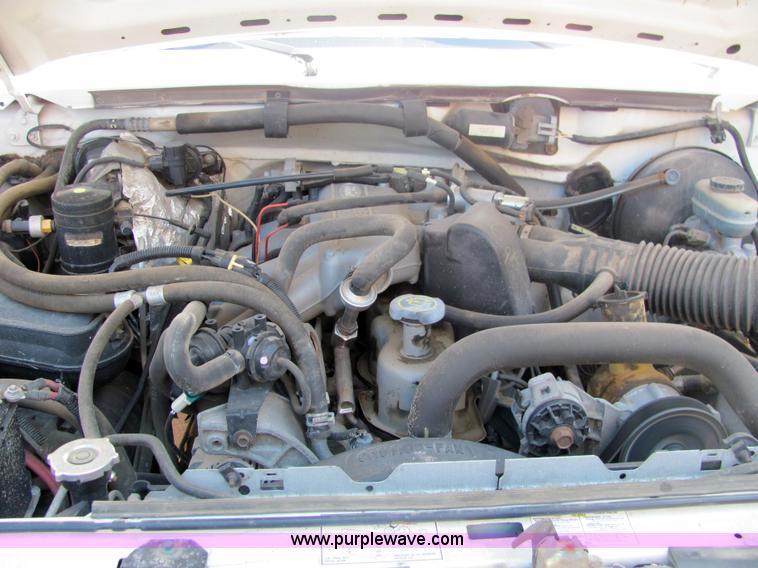 image for item 6786 1995 Ford F150 XL pickup