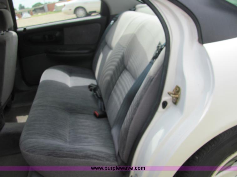 image for item 6813 1996 Dodge Intrepid