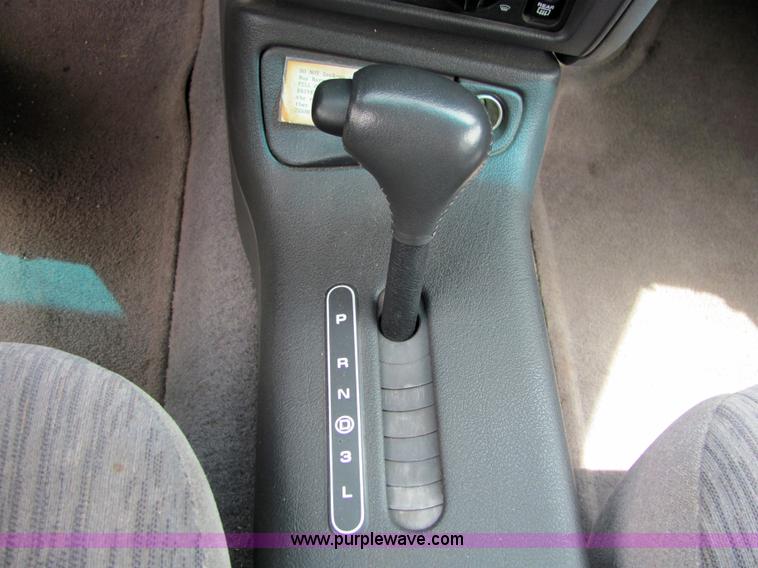 image for item 6813 1996 Dodge Intrepid