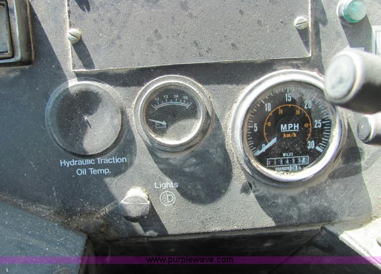 image for item 6832 1988 FMC Vanguard V3000 street sweeper