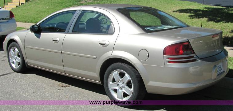 image for item 6834 2002 Dodge Stratus