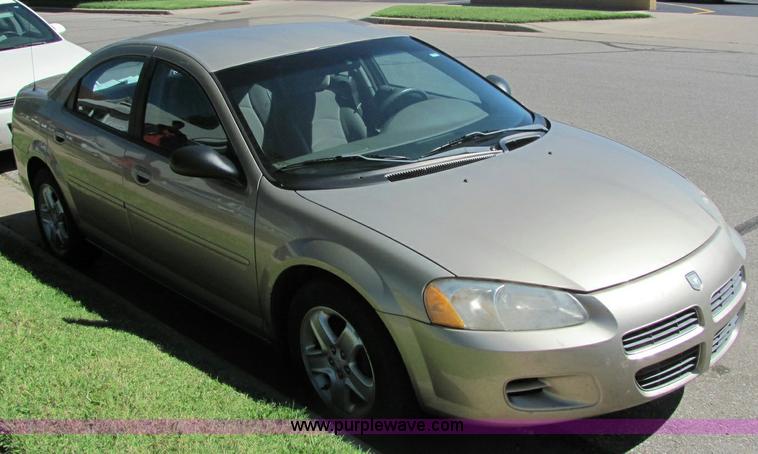 image for item 6834 2002 Dodge Stratus