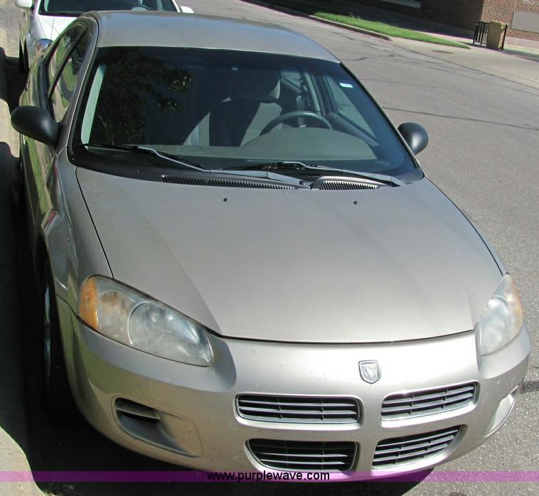 image for item 6834 2002 Dodge Stratus