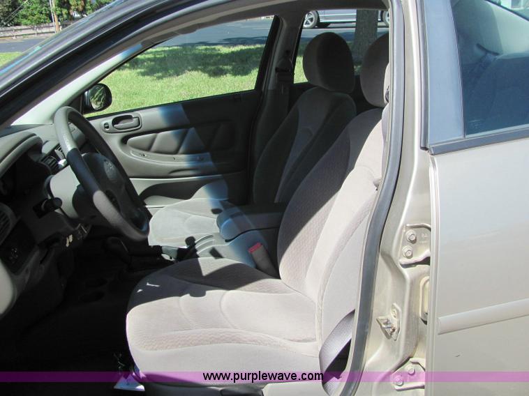 image for item 6834 2002 Dodge Stratus