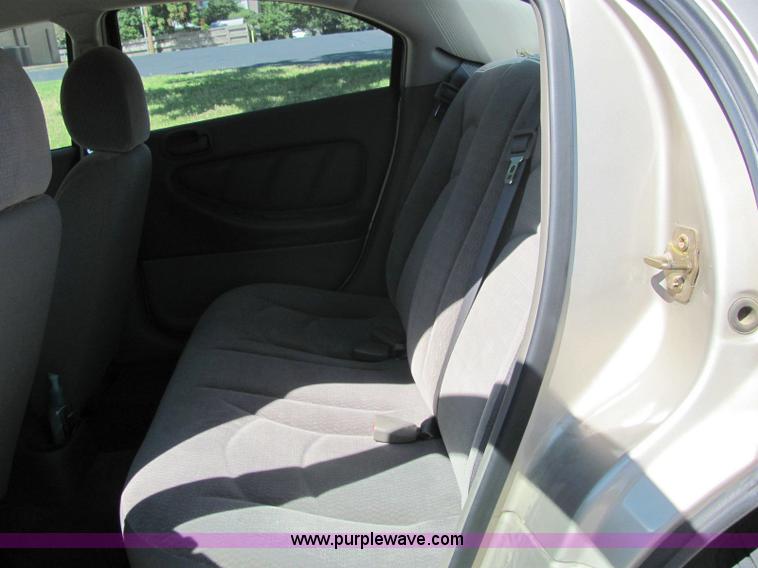 image for item 6834 2002 Dodge Stratus