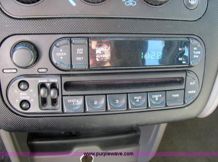 image for item 6834 2002 Dodge Stratus