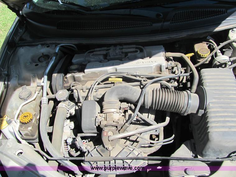 image for item 6834 2002 Dodge Stratus