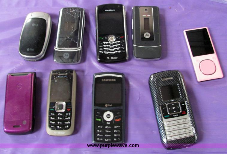 image for item 6835 Assorted electronics