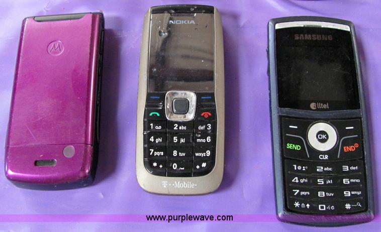 image for item 6835 Assorted electronics