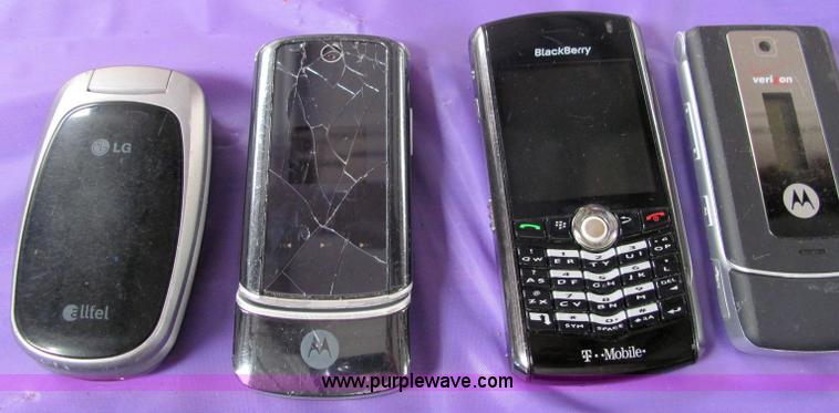 image for item 6835 Assorted electronics