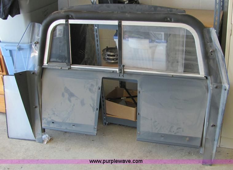 image for item 6837 Assorted patrol car equipment