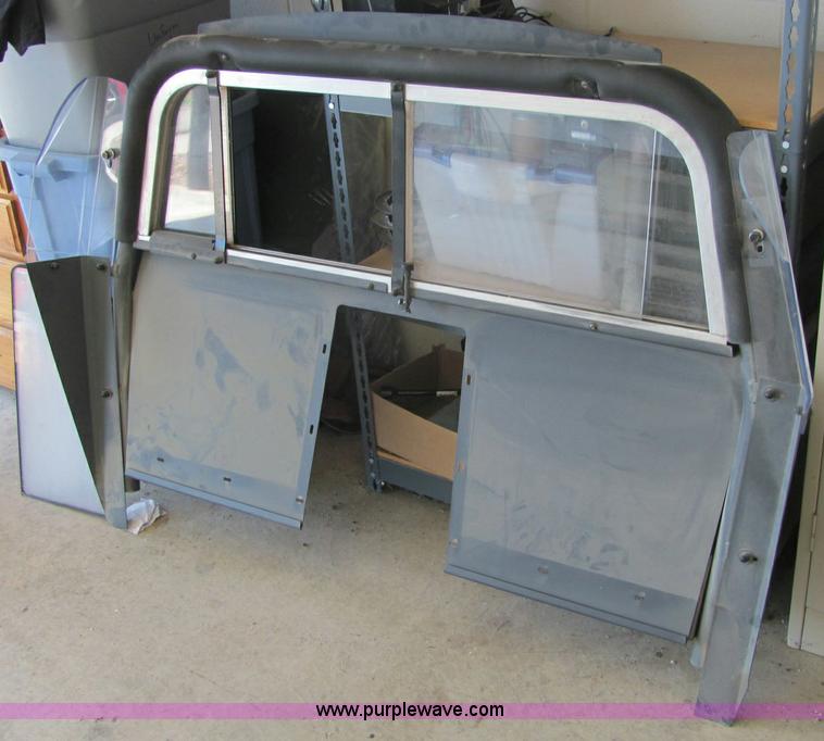 image for item 6837 Assorted patrol car equipment