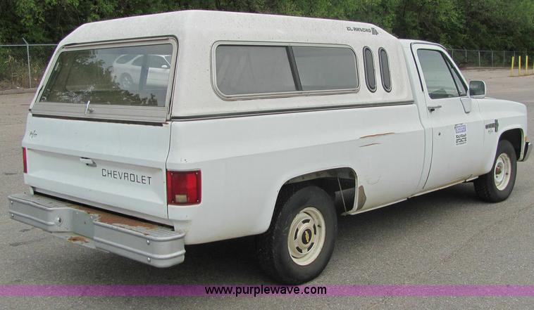 image for item 6887 1986 Chevrolet Custome Deluxe C10 pickup truck