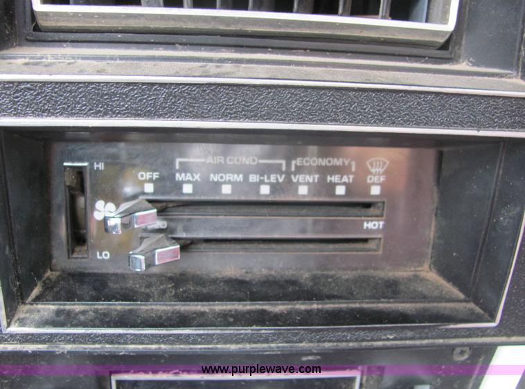 image for item 6887 1986 Chevrolet Custome Deluxe C10 pickup truck