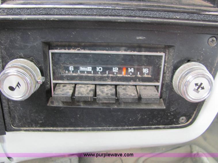 image for item 6887 1986 Chevrolet Custome Deluxe C10 pickup truck