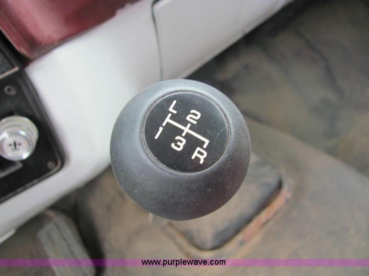 image for item 6887 1986 Chevrolet Custome Deluxe C10 pickup truck