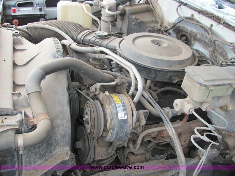 image for item 6887 1986 Chevrolet Custome Deluxe C10 pickup truck