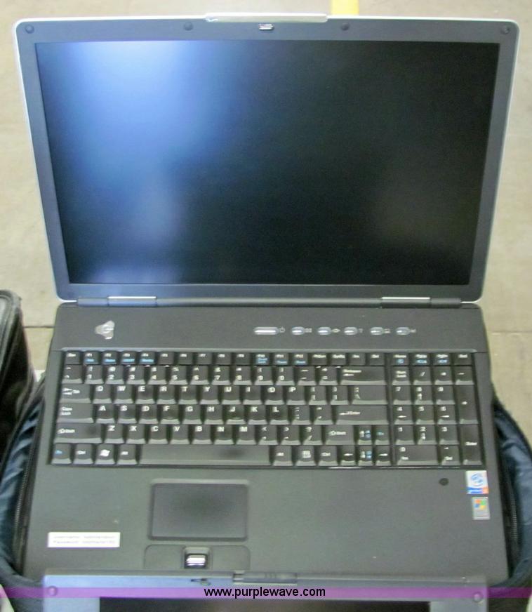 image for item 6892 (19) assorted laptop computers