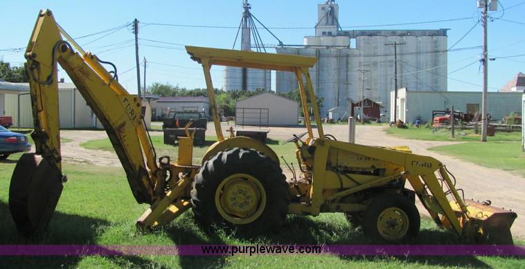 image for item 6903 Ford 3550 backhoe