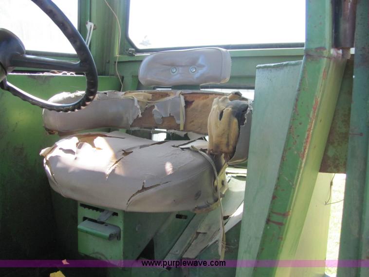 image for item 6904 John Deere 3010 tractor