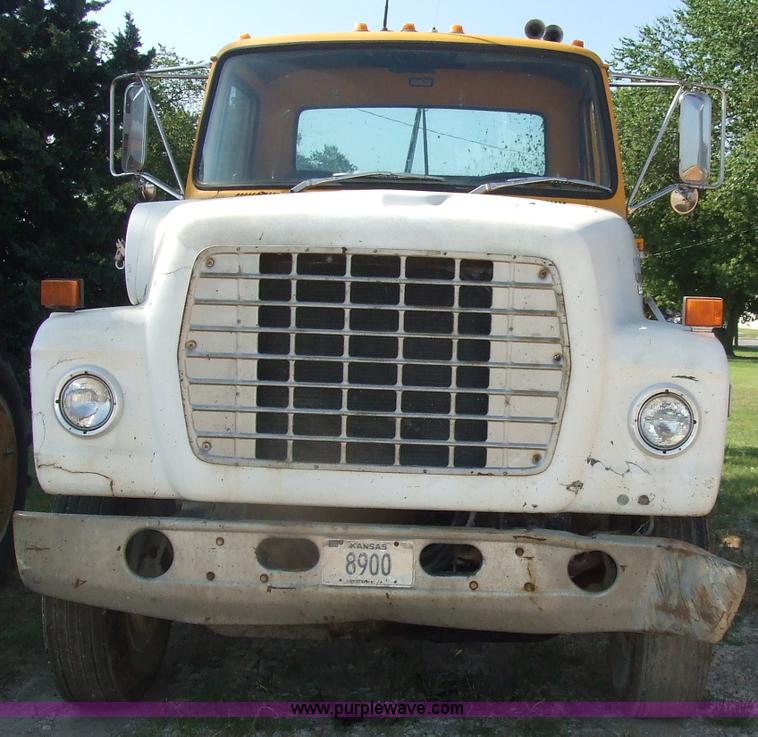 image for item 7130 1984 Ford Conventional LNT9000