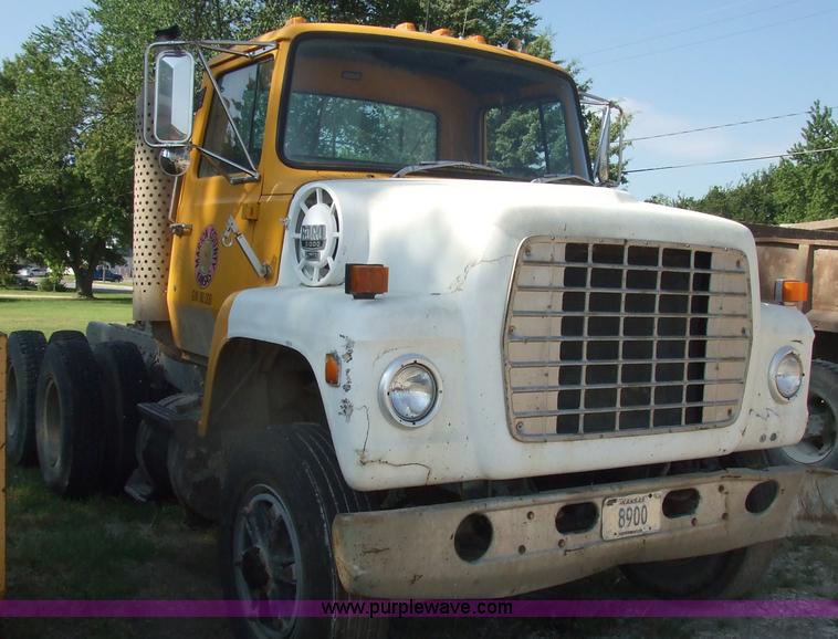 image for item 7130 1984 Ford Conventional LNT9000